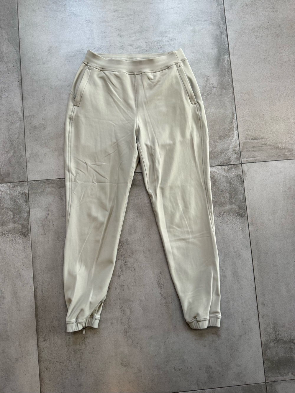 Lululemon Women’s Cream Jogger Pants